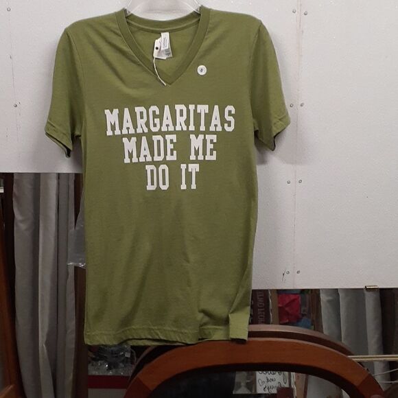 Set of 2- Margaritas made me do it green tee shirt - Picture 1 of 5